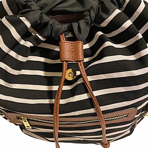 MADDEN GIRL BLACK/WHITE STRAPS BACKPACK main image 5